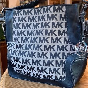 Michael Kors leather bag never been used.